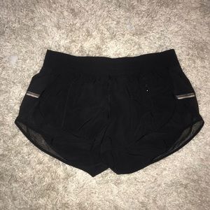 Black lulu short